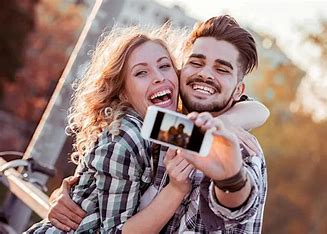 🎭 美国约会剧院：用即兴戏剧🎭捕捉爱情